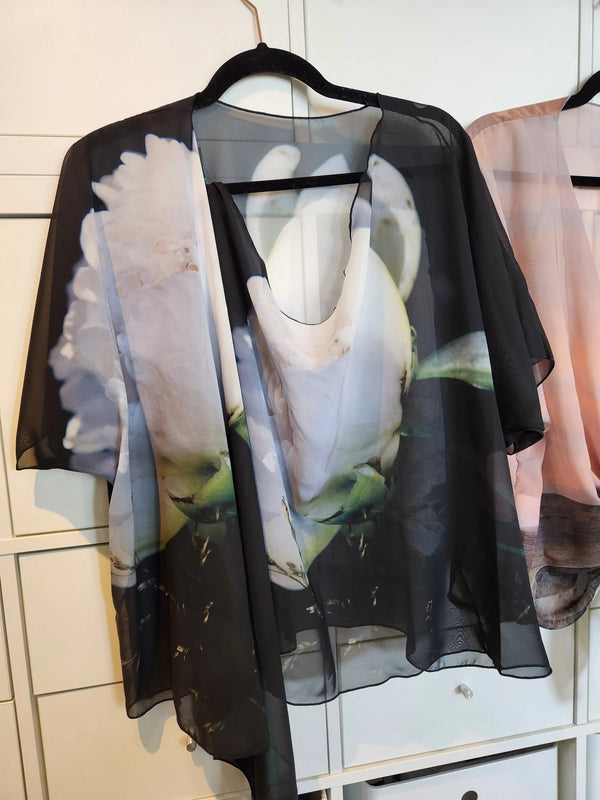 007 - 40 Kimono Wrap - Ealanta Art Wear - Painted Door on Main