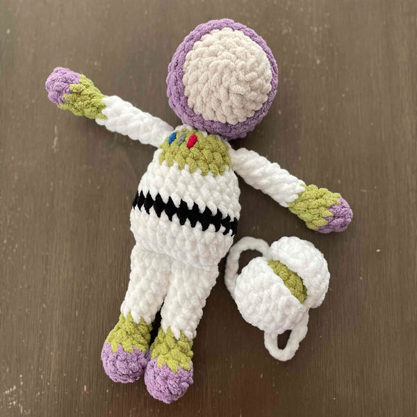 096-04 Characters - Willing Hands Crochet