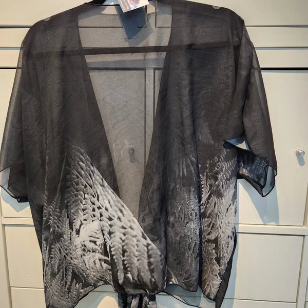 007 - 40 Kimono Wrap - Ealanta Art Wear - Painted Door on Main