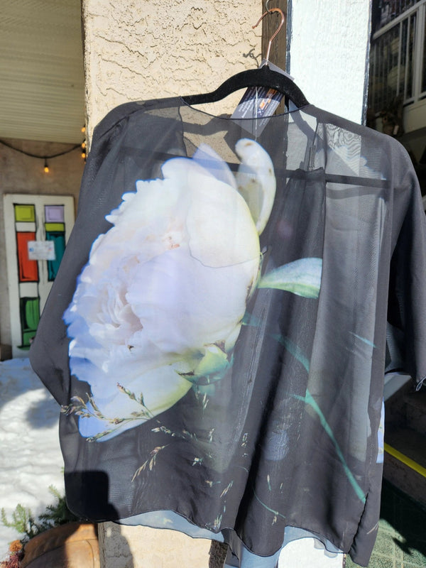 007 - 40 Kimono Wrap - Ealanta Art Wear - Painted Door on Main