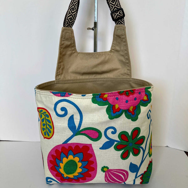 042 - 08 Vehicle Headrest Bins - Sheila's Satchels - Painted Door on Main
