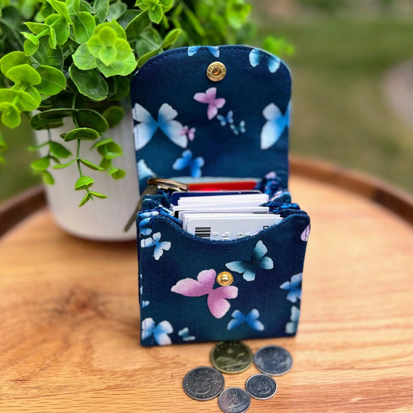 042 - 28 9 Pocket Card Holder - Sheila's Satchels - Painted Door on Main