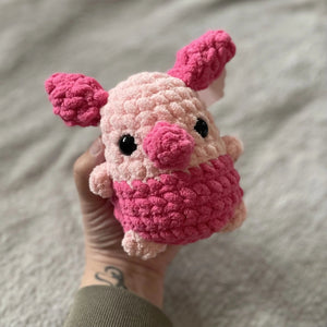 096 - 04 Characters - Willing Hands Crochet - Painted Door on Main