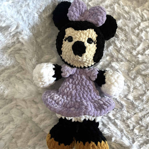 096 - 04 Characters - Willing Hands Crochet - Painted Door on Main