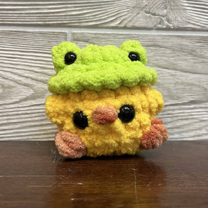 Frogs and Lizards - Willing Hands Crochet - Painted Door on Main