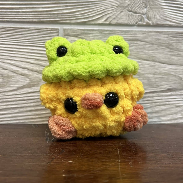 096 - 05 Frogs and Lizards - Willing Hands Crochet - Painted Door on Main