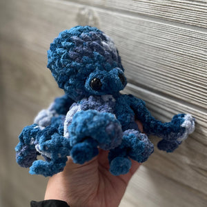 096 - 06 Water Creatures - Willing Hands Crochet - Painted Door on Main