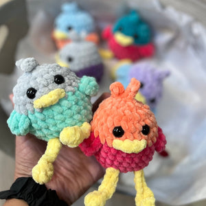 096 - 16 Silly Birds - Willing Hands Crochet - Painted Door on Main