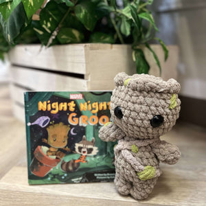 096 - 25 Book Buddies - Willing Hands Crochet - Painted Door on Main