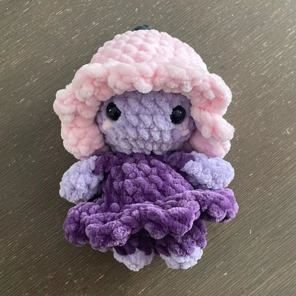 096 - 45 Garden Characters - Willing Hands Crochet - Painted Door on Main