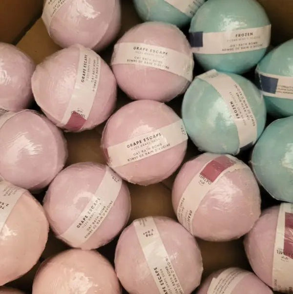 106 - 06 Mini Fizzy Oat Bath Bomb - Oatmel Bath & Body - Painted Door on Main