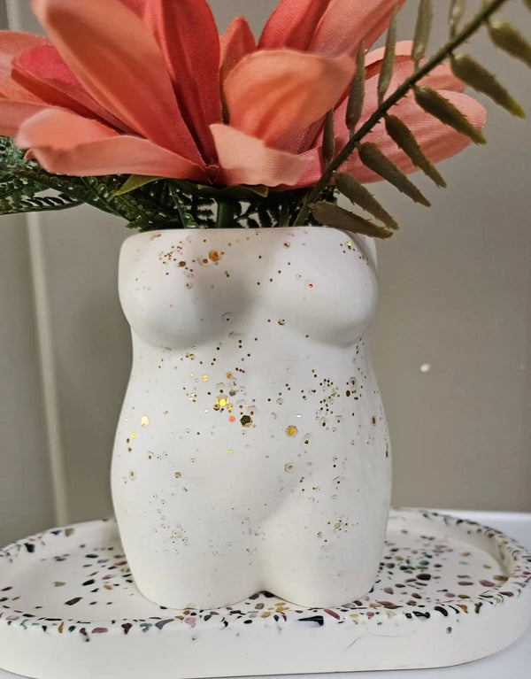 113 - 07 Femme Vase - Flickering Aromas - Painted Door on Main