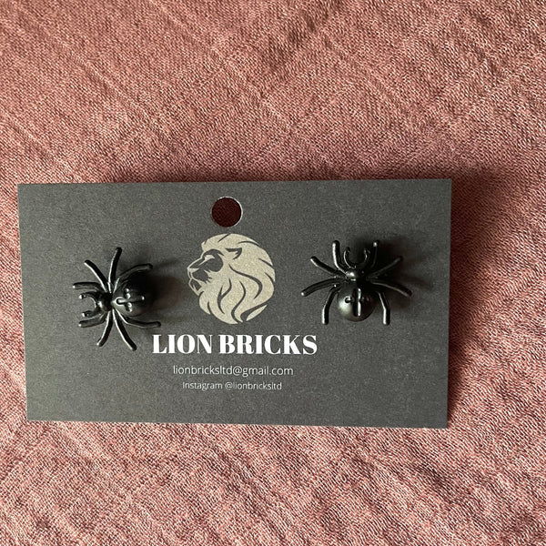 160 - 03 Premium Studs - Lion Bricks - Painted Door on Main