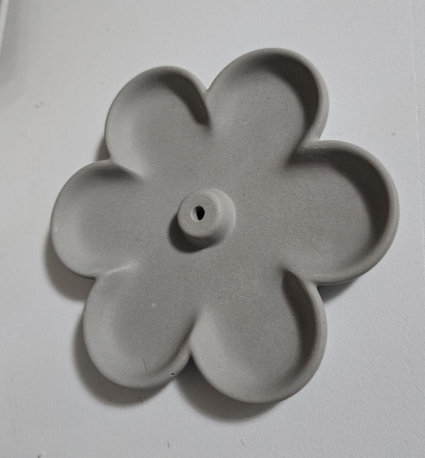 113-04 Flower Incense Holder - Flickering Aromas