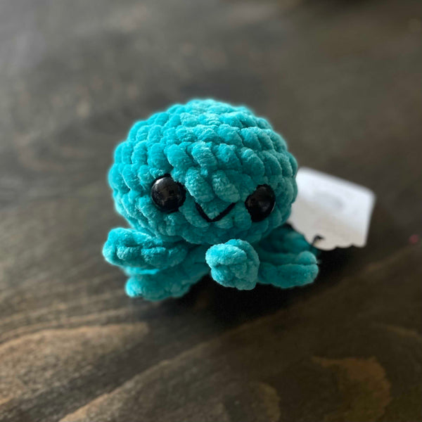 096-11 Mini Octopus - Willing Hands Crochet
