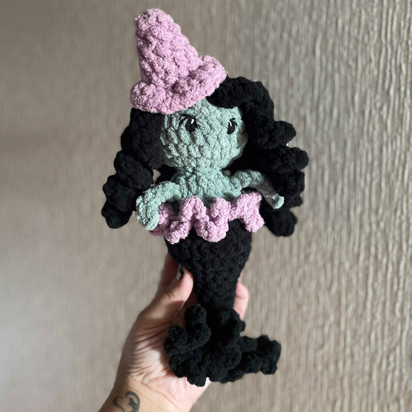 096-34 Halloween Collection - Willing Hands Crochet