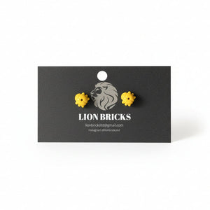 Basic Studs - Lion Bricks - Painted Door on Main