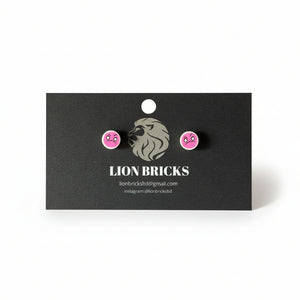 Basic Studs - Lion Bricks - Painted Door on Main