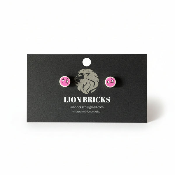 Basic Studs - Lion Bricks - Painted Door on Main