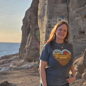 Heart Beaumont Vintage - Style T-Shirt - Painted Door on Main