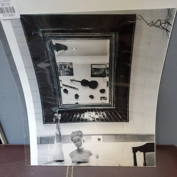 007 - 02 Prints 8x10" - Ealanta Photography - Painted Door on Main
