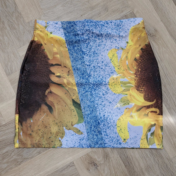 007 - 51 Fitted Skirts - Ealanta Art Wear - Painted Door on Main