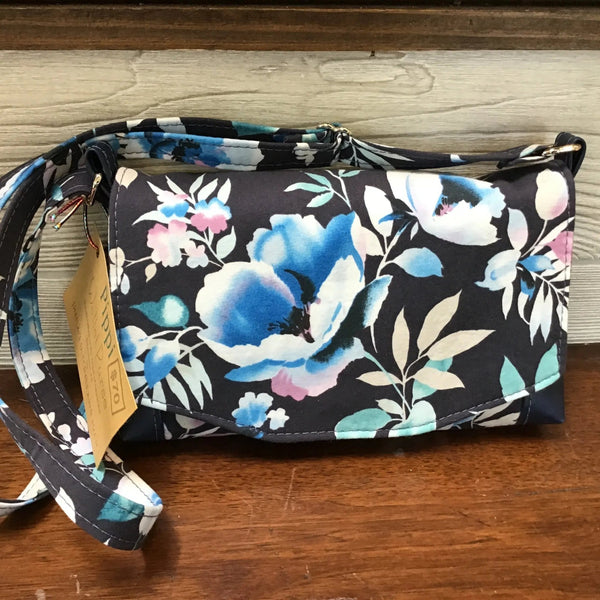 042 - 11 Pipi Purse Wallet - Sheila's Satchels - Painted Door on Main