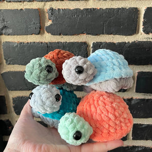 096 - 09 Mini Turtles - Willing Hands Crochet - Painted Door on Main