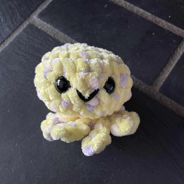 096 - 11 Mini Octopus - Willing Hands Crochet - Painted Door on Main