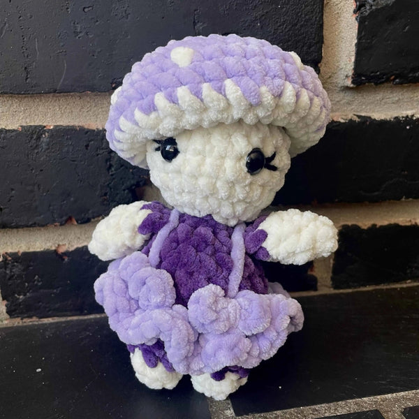 096 - 45 Garden Characters - Willing Hands Crochet - Painted Door on Main