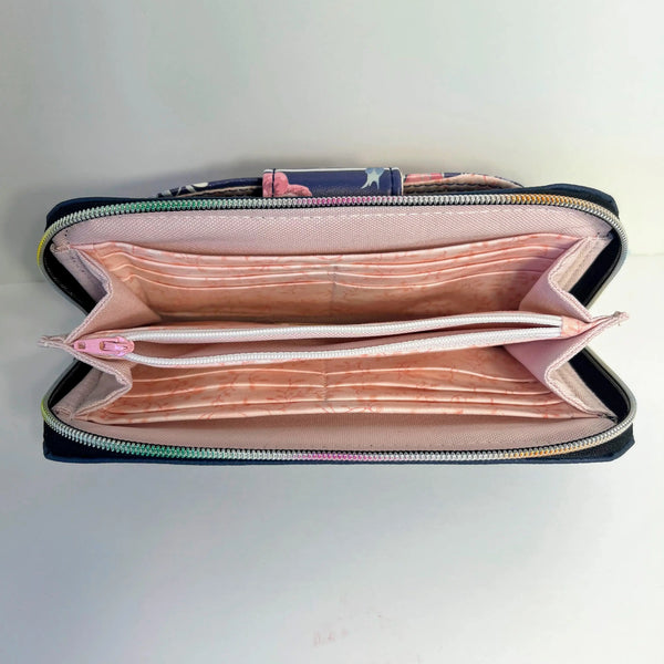 042-25 Classic Zip Around Wallet - Sheila's Satchels