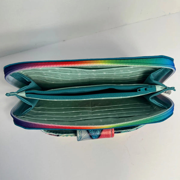 042-25 Classic Zip Around Wallet - Sheila's Satchels