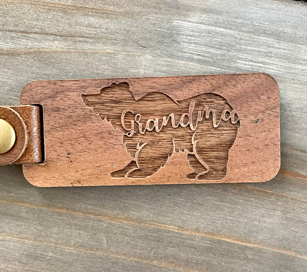 017-05 Wood Keychains - Country Compass